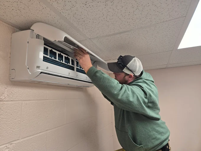 Professional service of ductless heat pump indoor unit